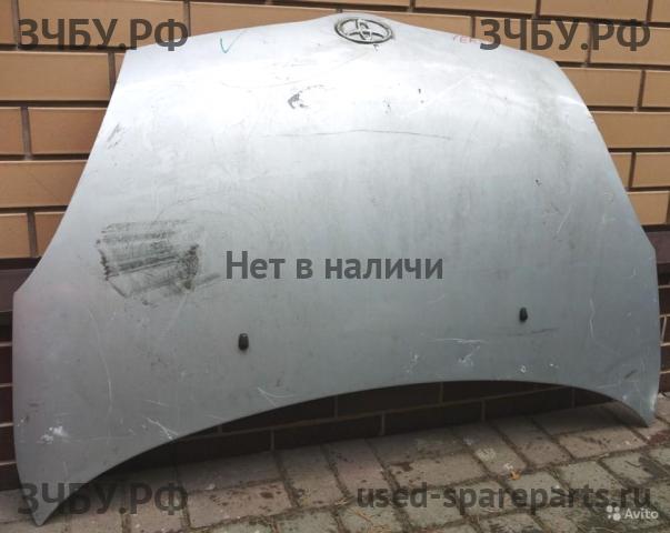 Toyota Yaris 1 Капот