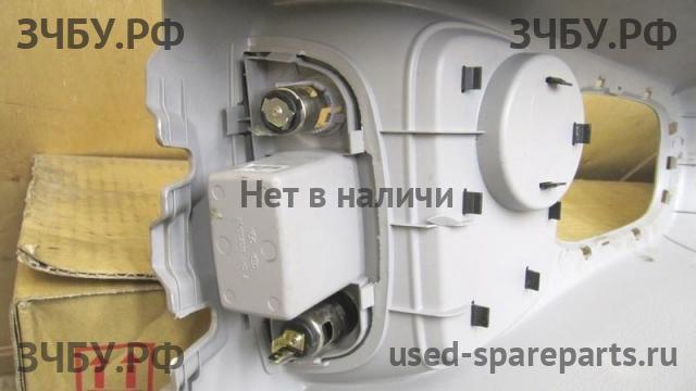 Hyundai Verna Накладка декоративная на кулису (консоль)