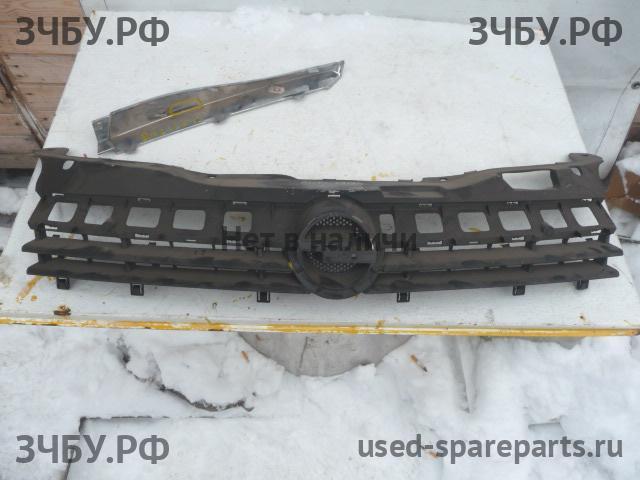 Opel Astra H Решетка радиатора