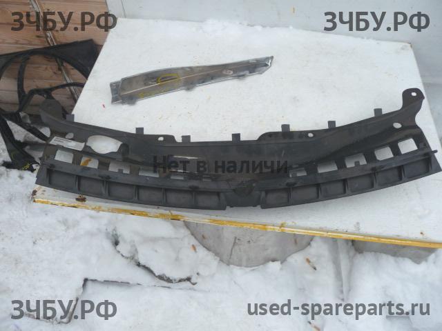 Opel Astra H Решетка радиатора