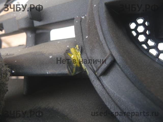 Opel Astra H Решетка радиатора