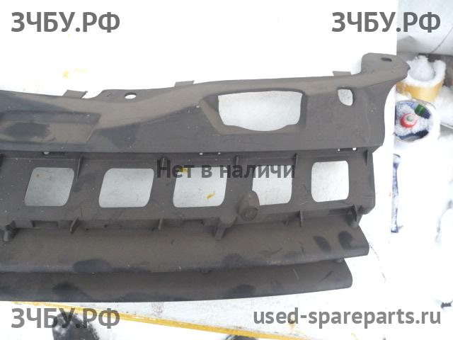 Opel Astra H Решетка радиатора