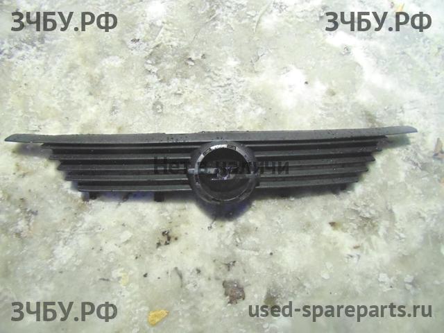 Opel Vectra B Решетка радиатора