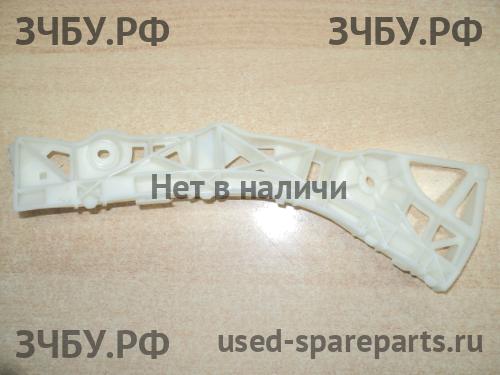 Mazda 3 [BK] Кронштейн бампера задний