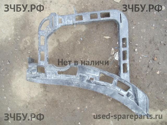 Volkswagen Passat B7 Кронштейн бампера задний