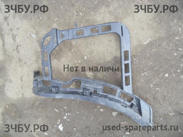 Volkswagen Passat B7 Кронштейн бампера задний