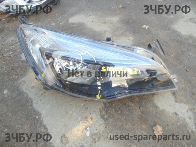 Opel Astra J Фара правая
