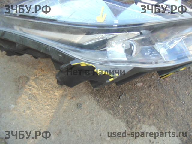 Opel Astra J Фара правая