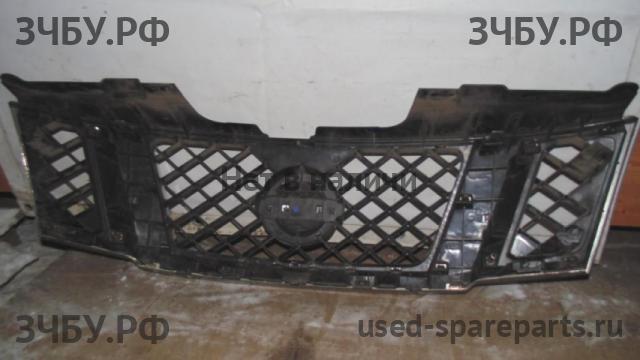 Nissan Navara 1 (D40) Решетка радиатора