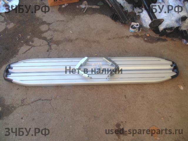 Nissan Pathfinder 2 (R51) Подножка