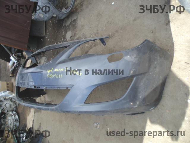 Opel Astra J Бампер передний