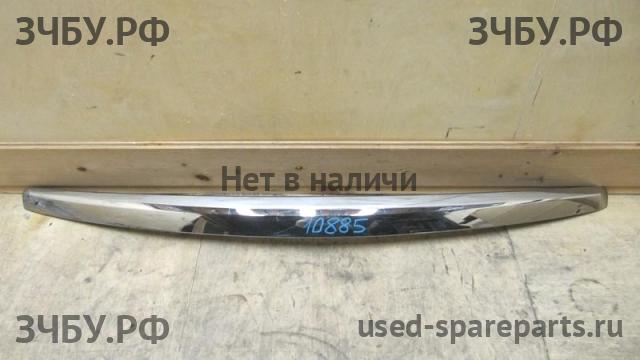 Nissan Almera G15 Молдинг капота