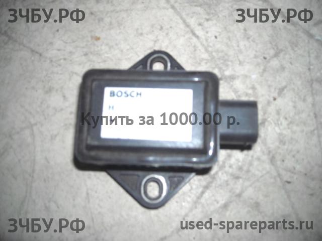 Toyota Avensis 2 Датчик ускорения