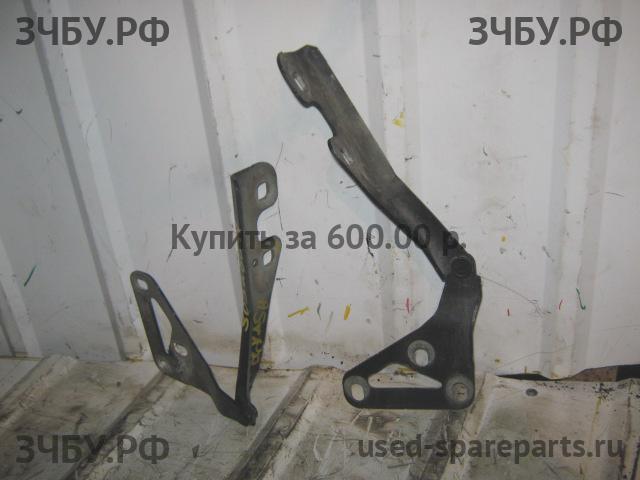 Opel Astra H Петля капота