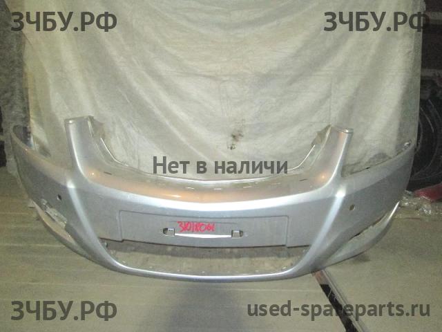 Opel Zafira B Бампер передний