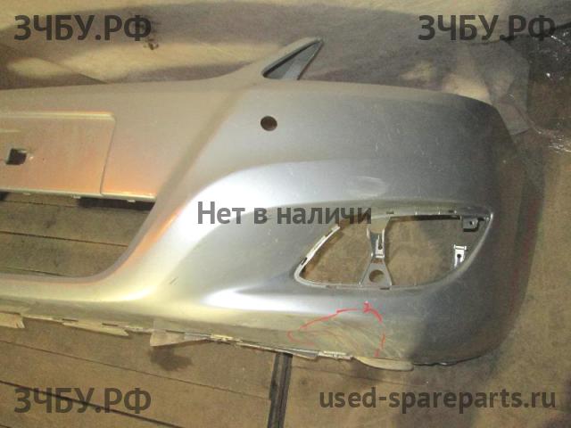 Opel Zafira B Бампер передний