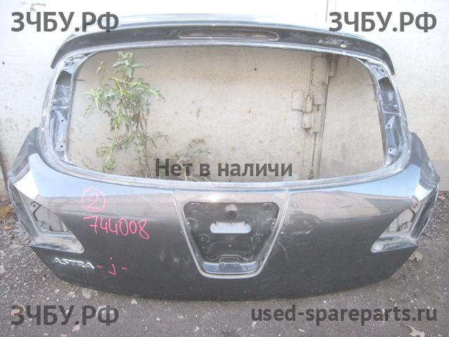 Opel Astra J Дверь багажника