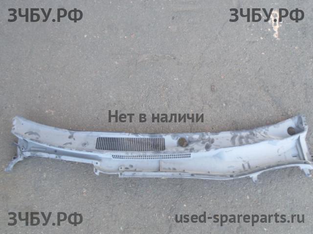 Lexus IS (2) 250/350 Решетка стеклоочистителя (Дефлектор водостока)