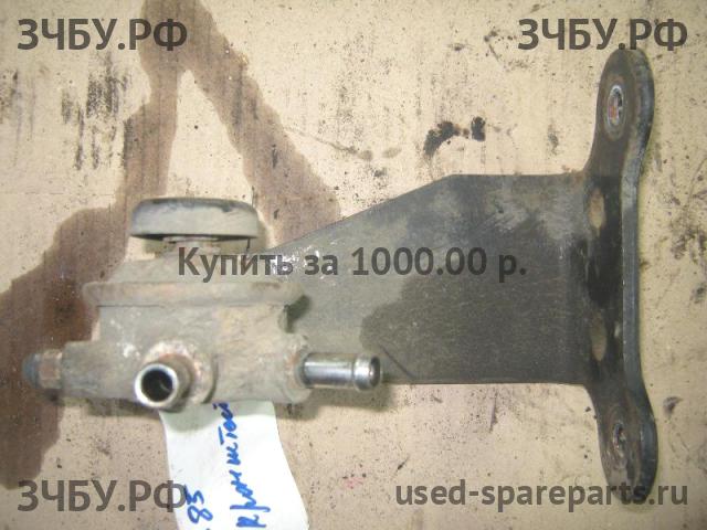 Isuzu NLR 85 Кронштейн