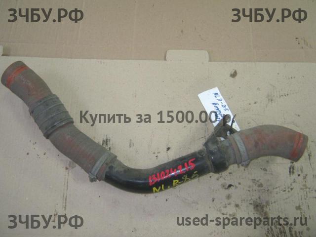 Isuzu NLR 85 Патрубок интеркулера