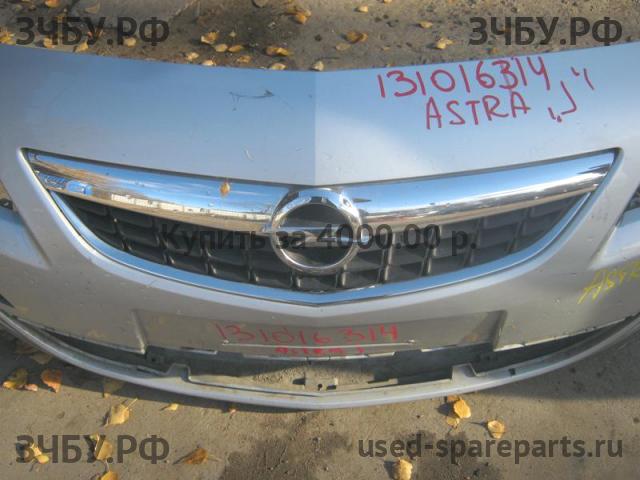 Opel Astra J Бампер передний