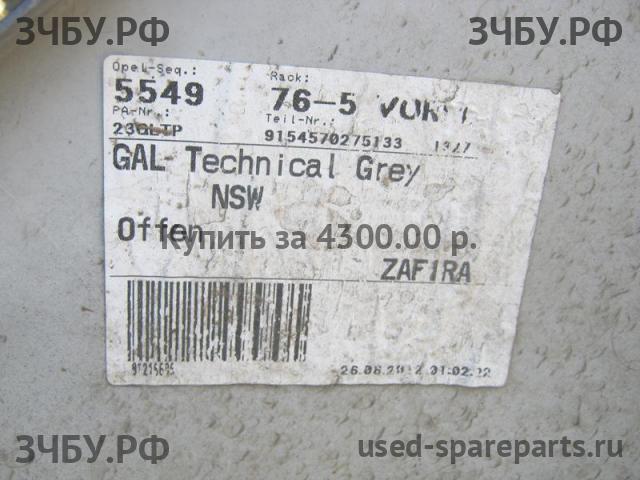 Opel Zafira B Бампер передний