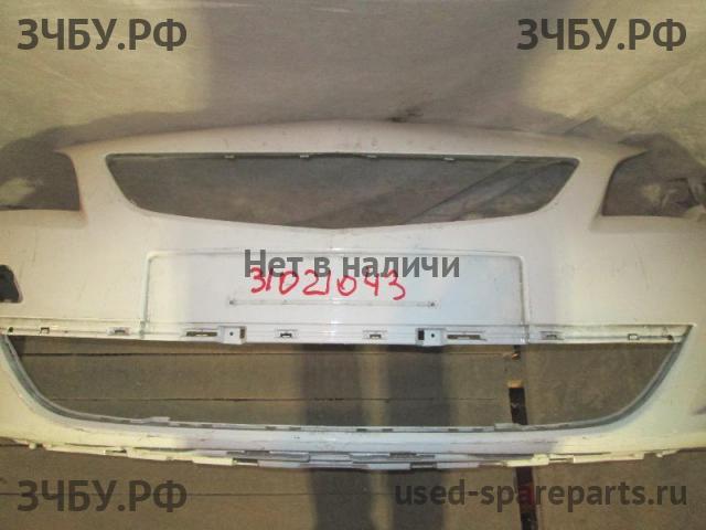 Opel Astra J Бампер передний