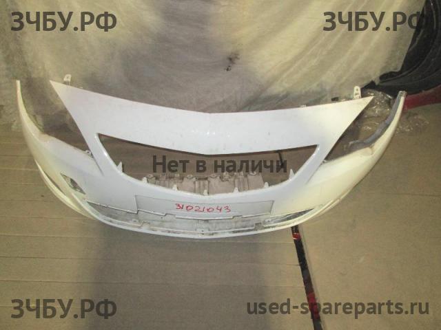 Opel Astra J Бампер передний