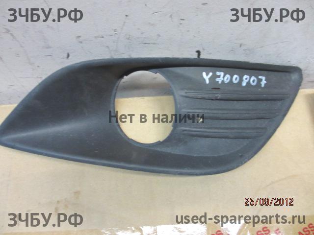 Ford Focus 2 (рестайлинг) Рамка противотуманной фары правой