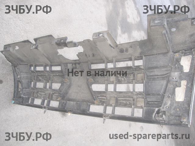 Mitsubishi Pajero/Montero 4 Решетка радиатора