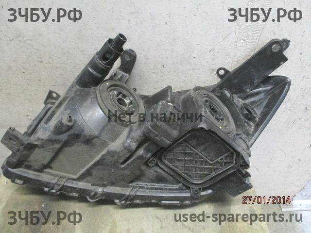Toyota RAV 4 (3) Фара правая