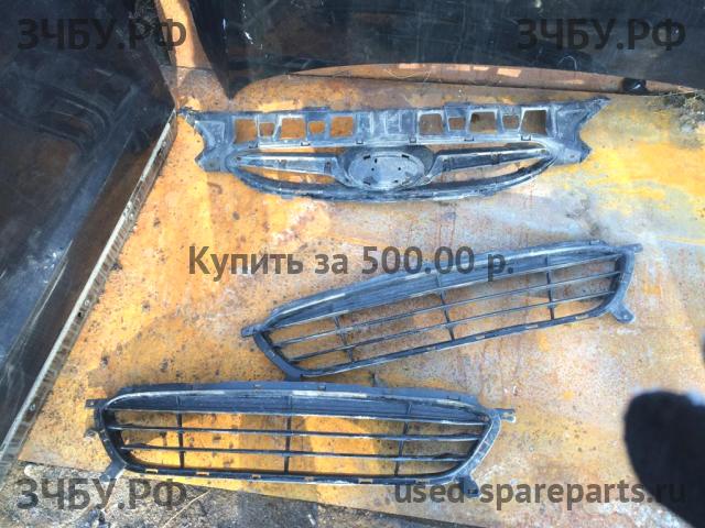 Hyundai Solaris 1 Решетка радиатора