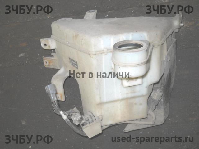 Toyota Land Cruiser 120 (PRADO) Бачок омывателя лобового стекла