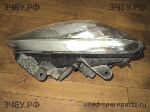 Nissan Qashqai (J10) Фара правая