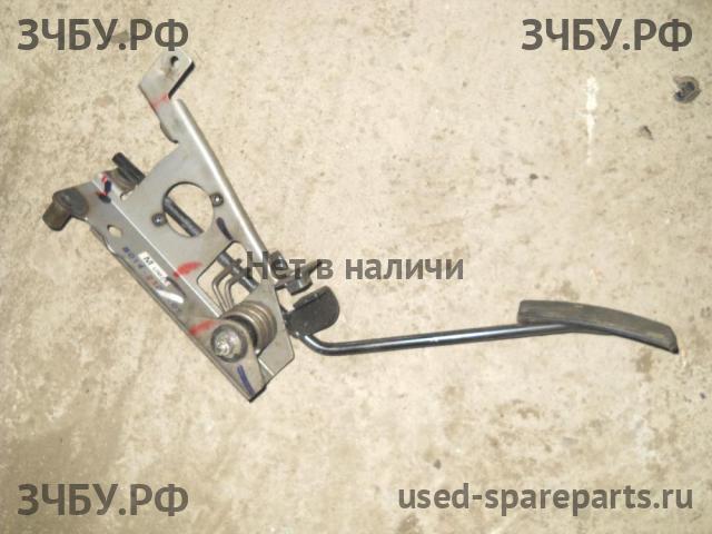 Mazda BT-50 (1) Педаль газа