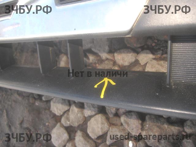 Mitsubishi Pajero/Montero 4 Решетка радиатора
