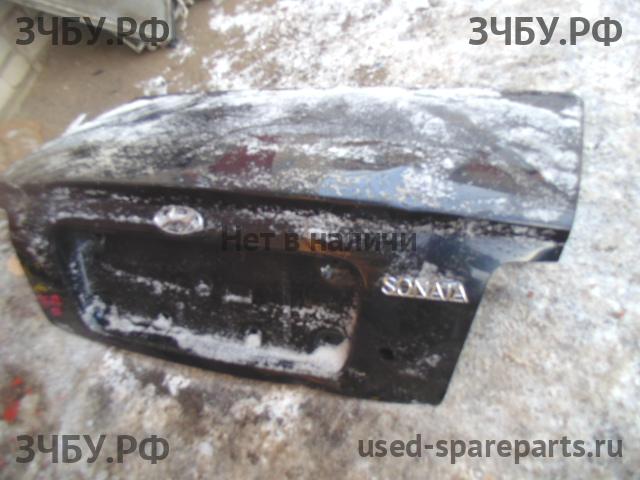 Hyundai Sonata 5 Крышка багажника