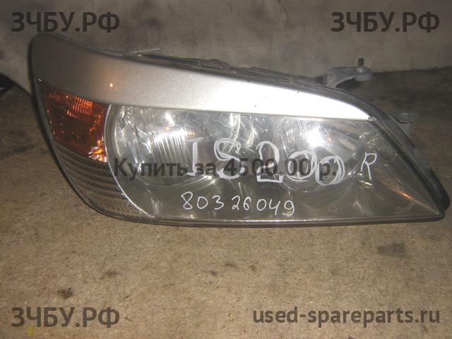 Lexus IS (1) 200/300 Фара правая
