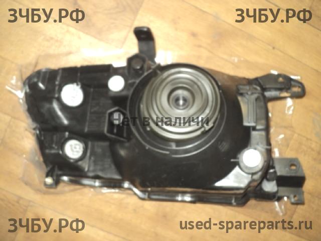 Mitsubishi Pajero/Montero 3 Фара левая