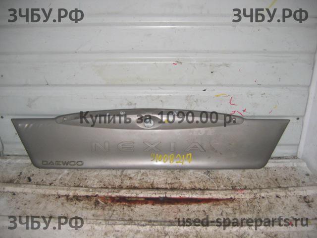 Daewoo Nexia Накладка на крышку багажника