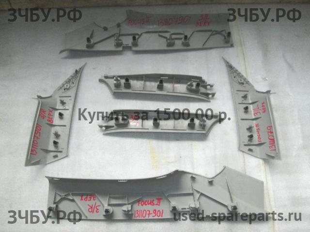 Ford Focus 2 Накладки на стойки кузова задние (комплект)