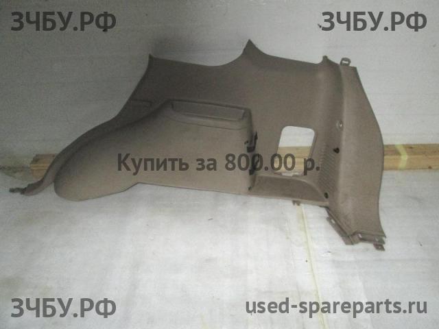 KIA Sorento 1 Обшивка багажника боковая правая