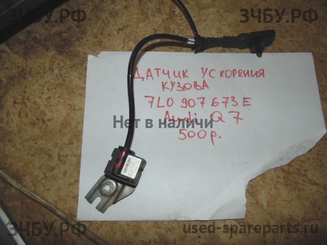Audi Q7 [4L] Датчик ускорения