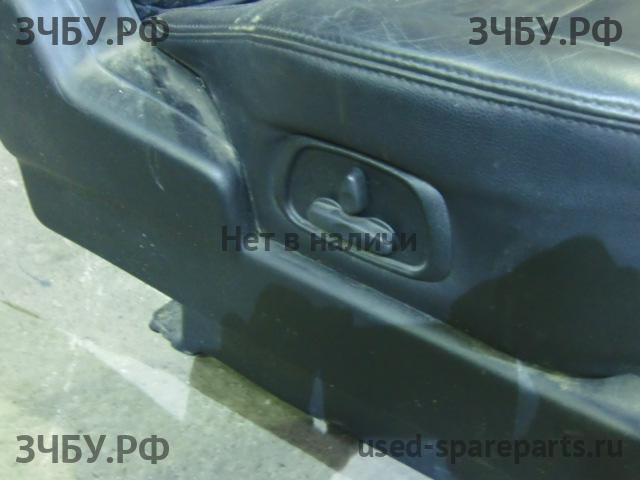 Mitsubishi Pajero/Montero 4 Сиденье