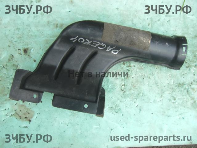 Mitsubishi Pajero/Montero 4 Воздухозаборник