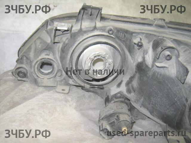 Honda Civic 8 (4D) Фара правая