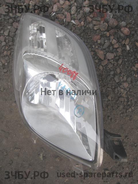Toyota Yaris 2 Фара правая