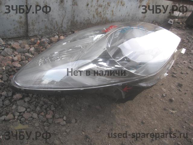 Toyota Yaris 2 Фара правая
