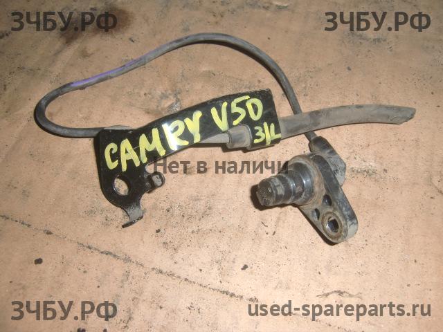 Toyota Camry 7 (V50) Датчик ABS задний