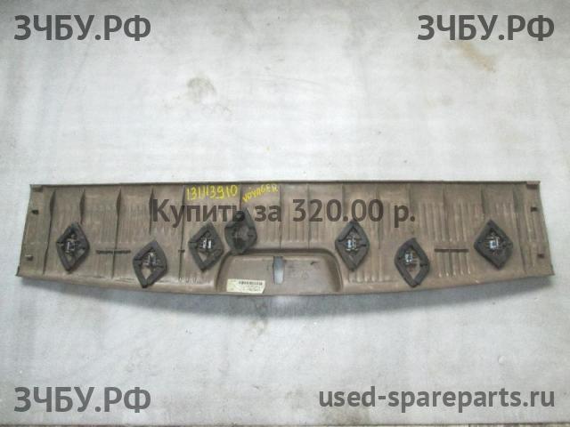 Chrysler Voyager/Caravan 4 Обшивка багажника задней панели